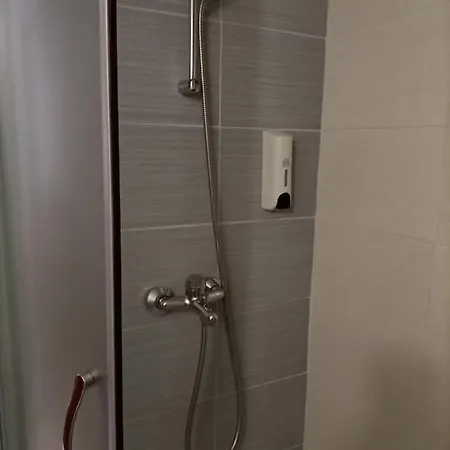 Belvedere Club 101 *